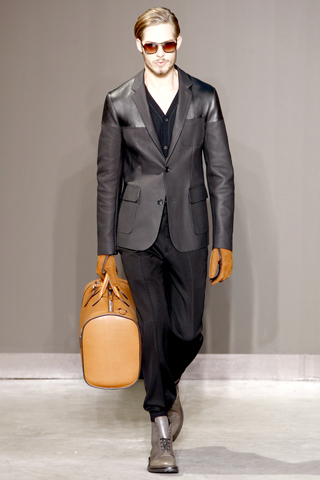 Louis Vuitton / - 2010-2011